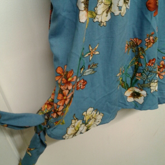 FLORAL ROMPER - Picture 3 of 4